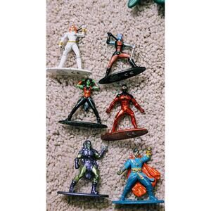 Marvel Multicolor Diecast Painted Stand Base Figures A6662B A6650A
